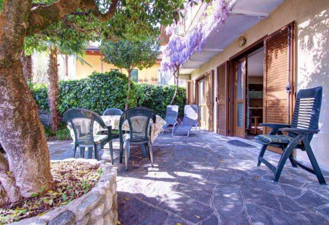 Il Glicine Appartamento Con Darsena Privata A Lago Pettenasco Exterior photo