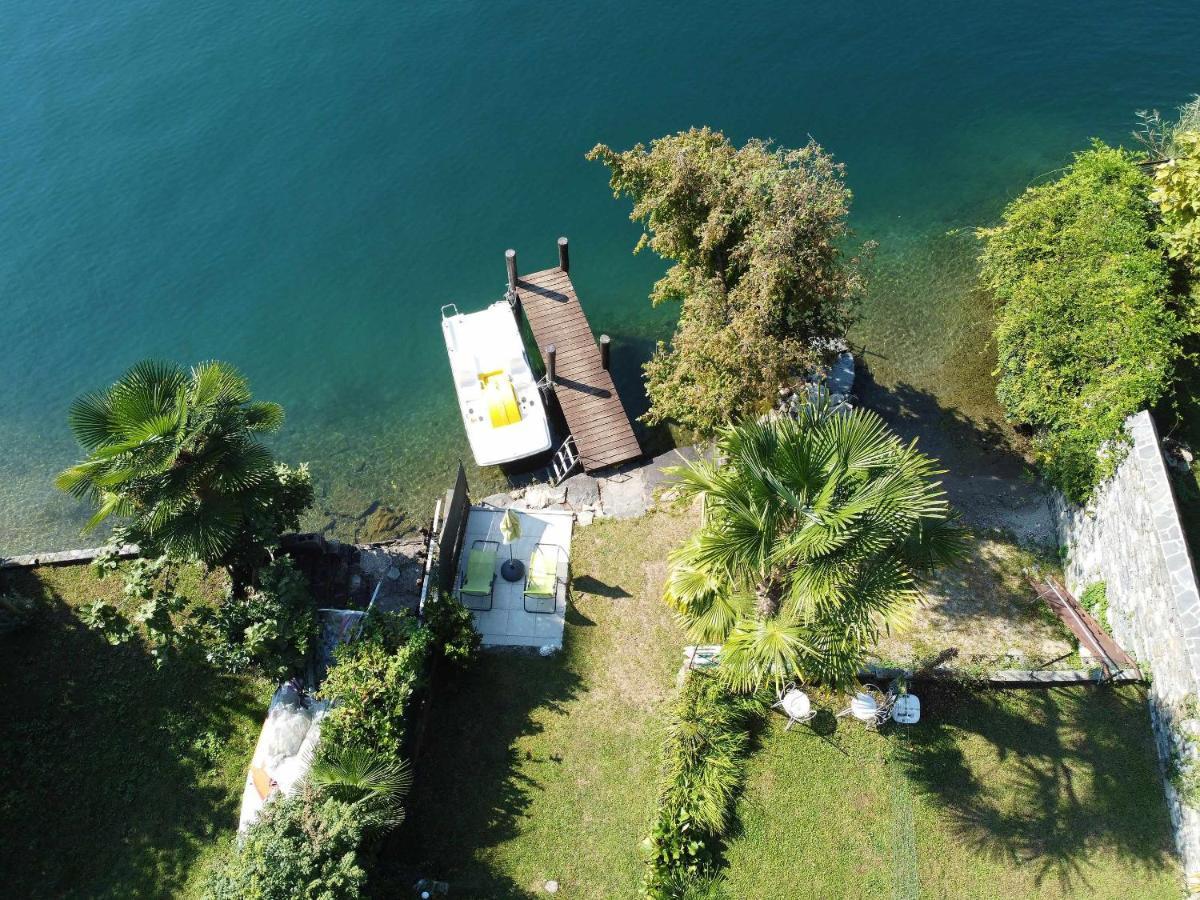 Il Glicine Appartamento Con Darsena Privata A Lago Pettenasco Exterior photo