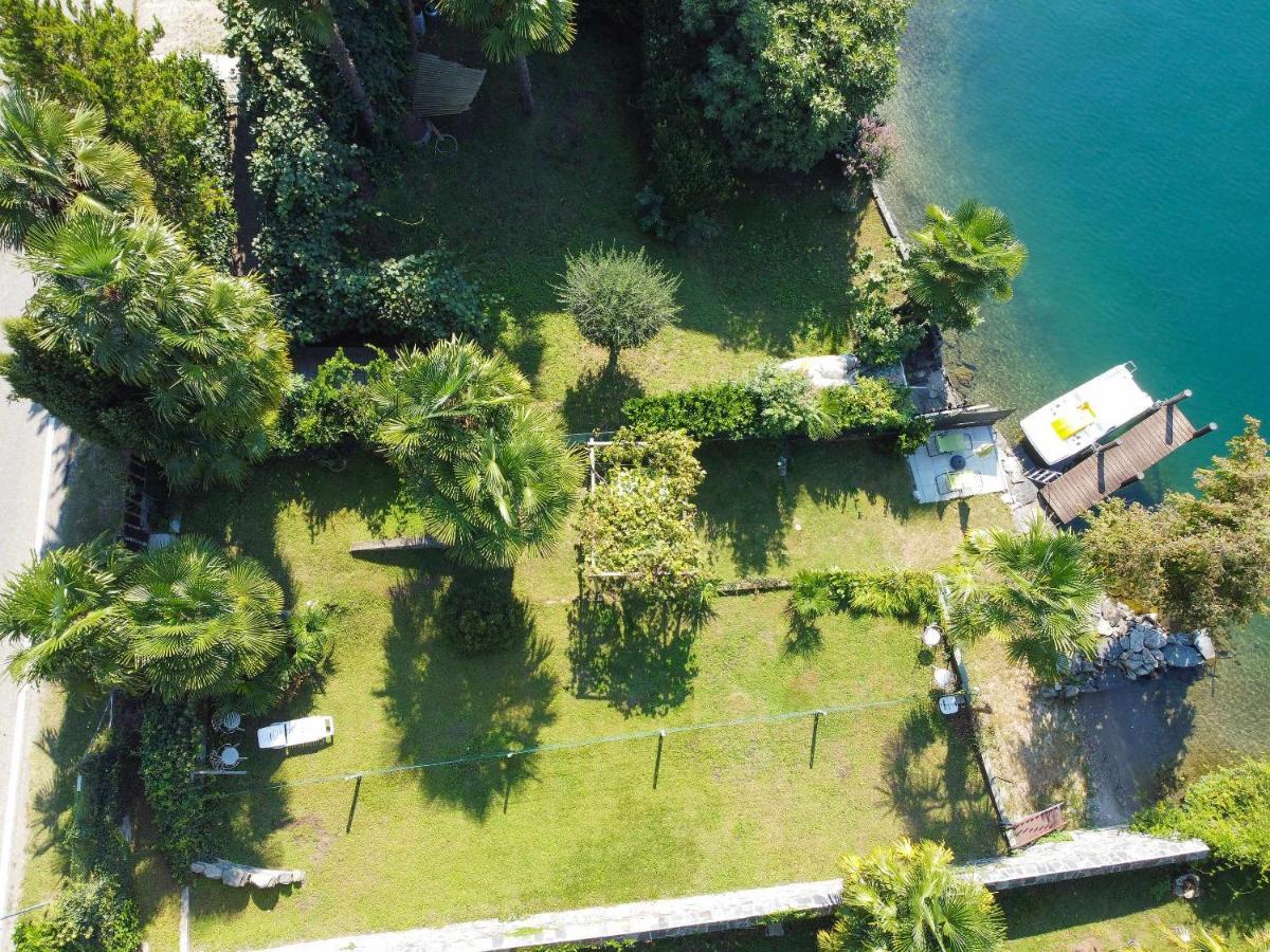 Il Glicine Appartamento Con Darsena Privata A Lago Pettenasco Exterior photo